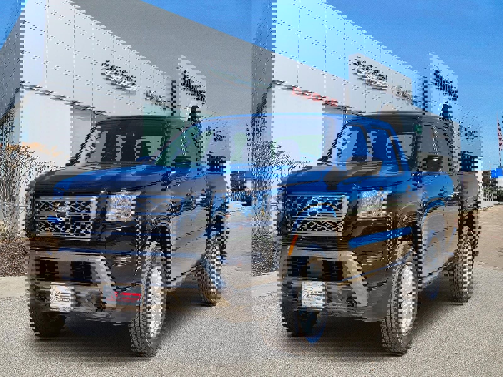 Used 2023 Nissan Frontier SV w/ Technology Package image 2