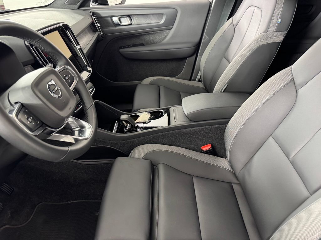 Certified 2023 Volvo C40 Recharge Core w/ Protection Package Premier AWD/4WD image 18