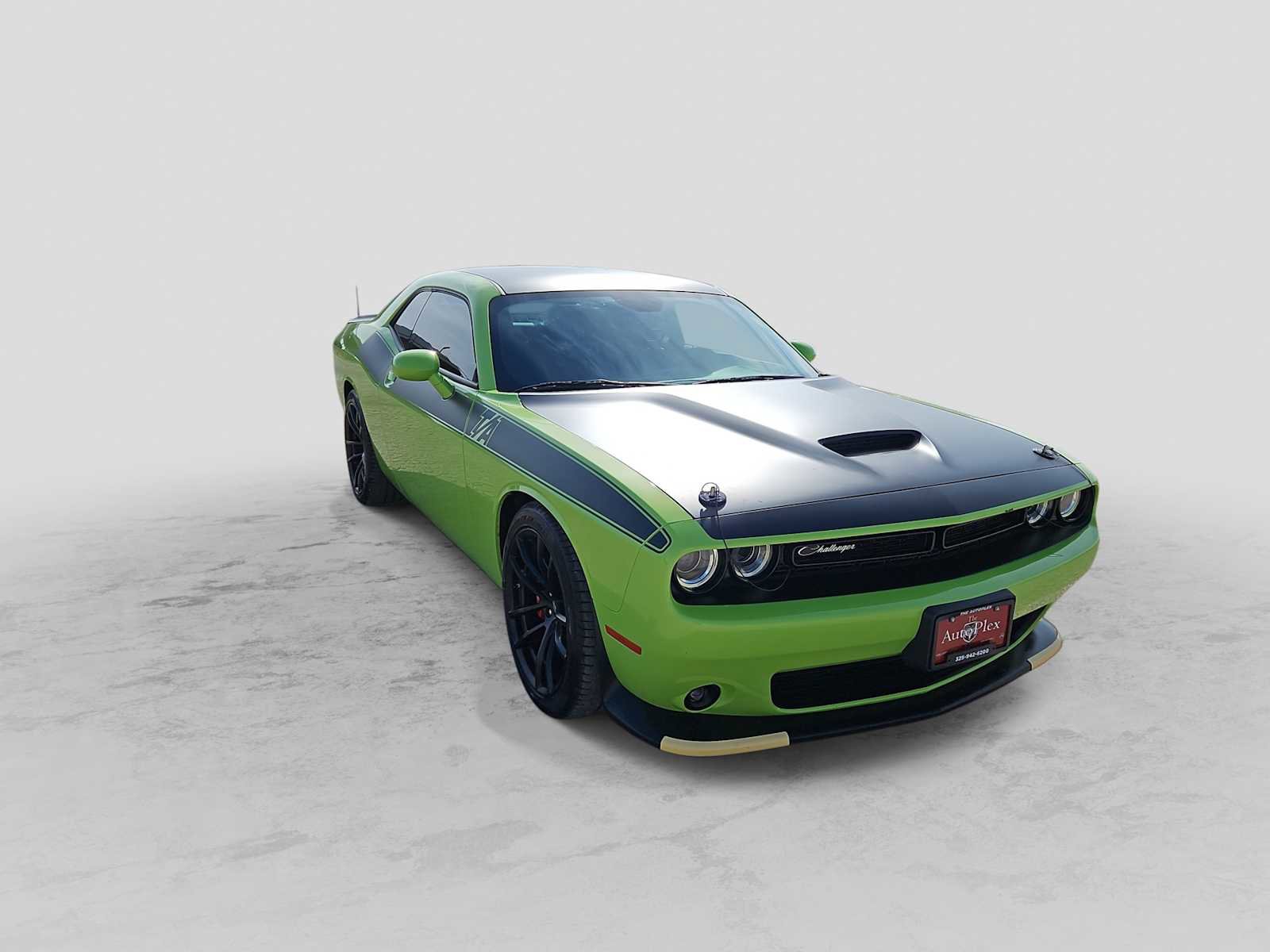 Used 2023 Dodge Challenger R/T w/ T/A Package image 2