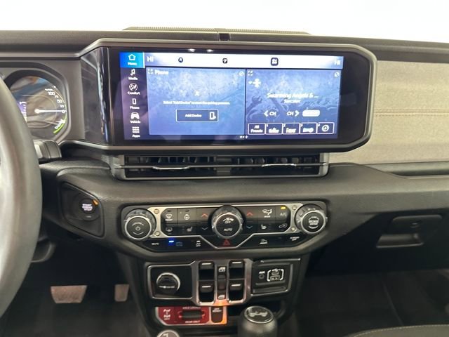 Used 2024 Jeep Wrangler Unlimited image 21