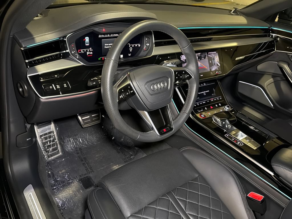 Used 2024 Audi S8 AWD/4WD image 18