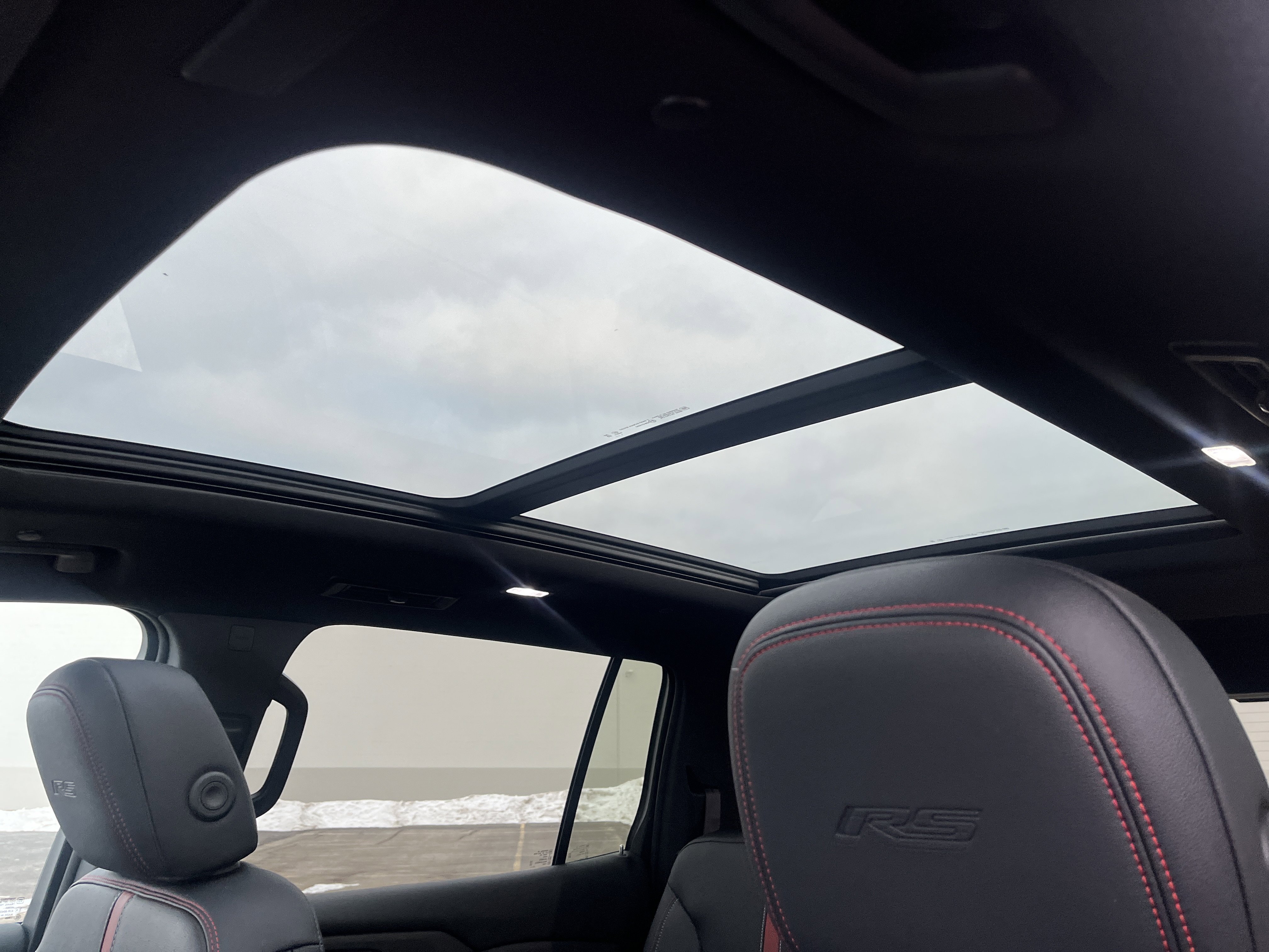 Used 2024 Chevrolet Traverse RS w/ LPO, Floor Liner Package image 40