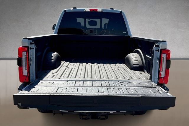 New 2026 Ford F250 Platinum w/ FX4 Off-Road Package image 4
