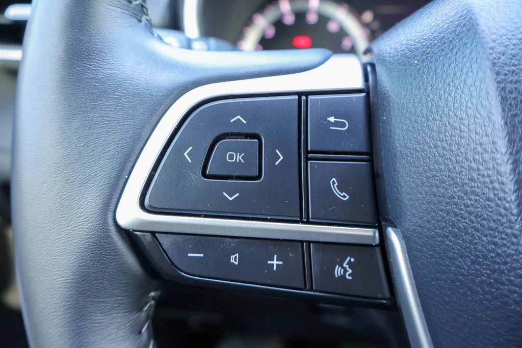 Used 2024 Toyota Highlander XSE FWD image 15