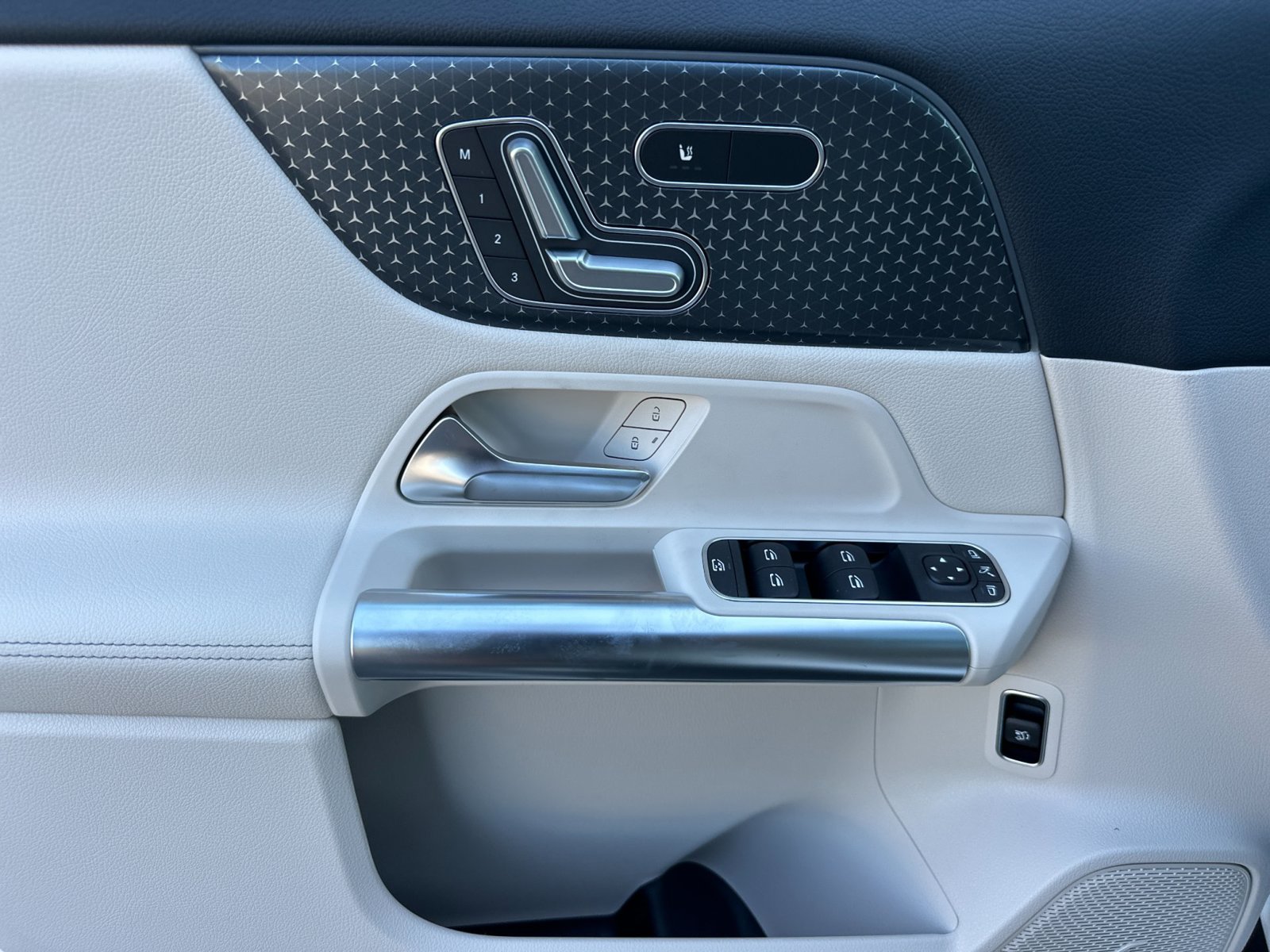 New 2026 Mercedes-Benz GLA 250 image 11