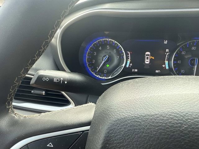 Used 2024 Chrysler Pacifica Touring-L FWD image 34