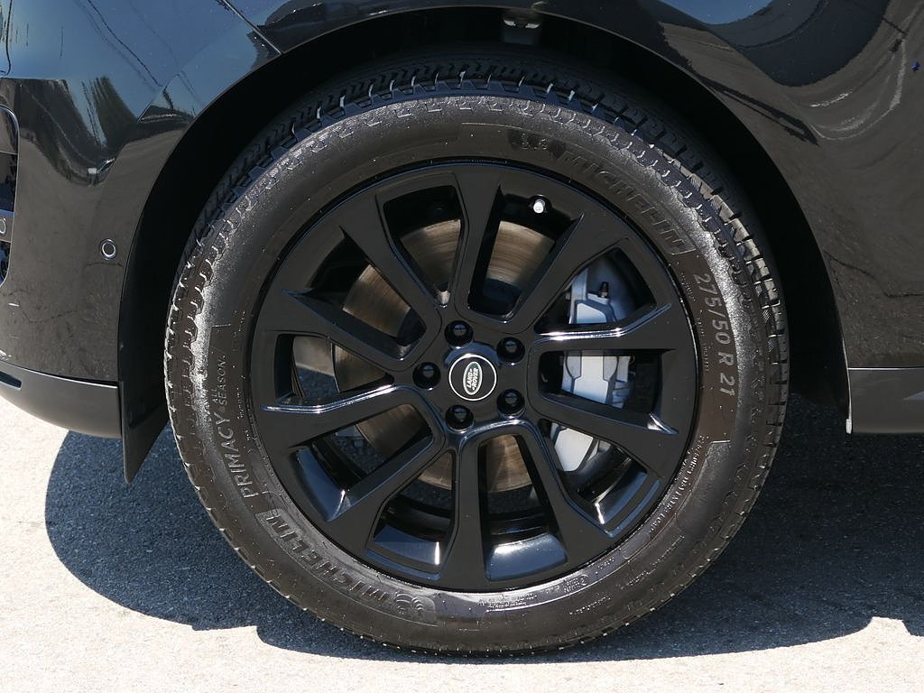 Used 2024 Land Rover Range Rover Sport SE AWD/4WD image 8