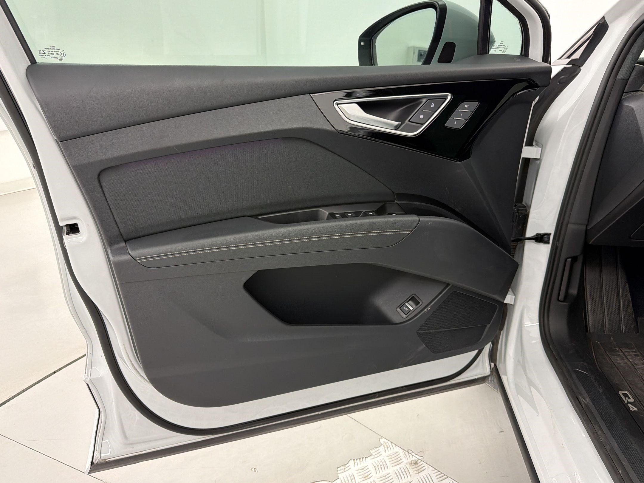 Used 2023 Audi Q4 e-tron Premium Plus w/ Premium Plus RWD image 24