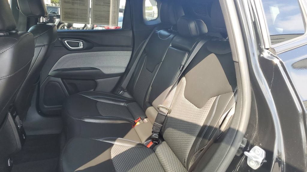 Used 2023 Jeep Compass Latitude w/ Convenience Group AWD/4WD image 15