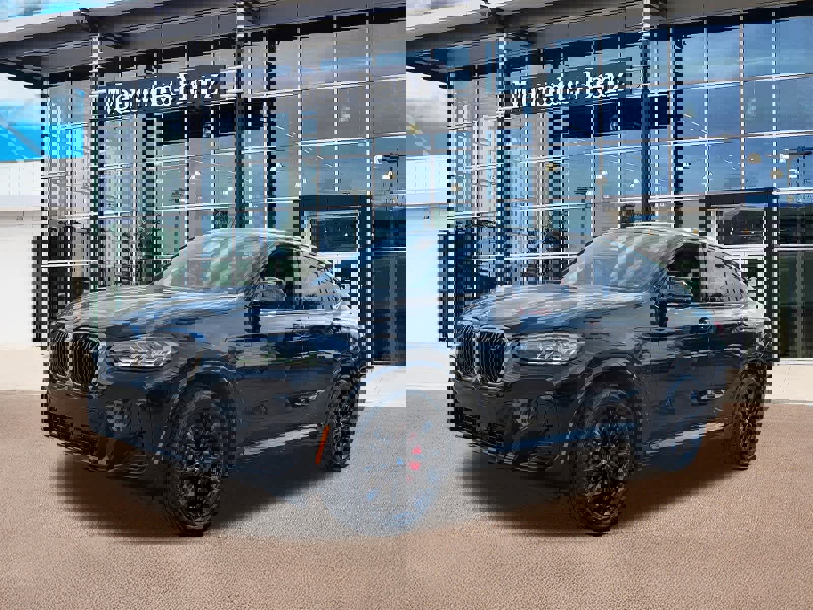 Used 2022 BMW X4 M40i image 1