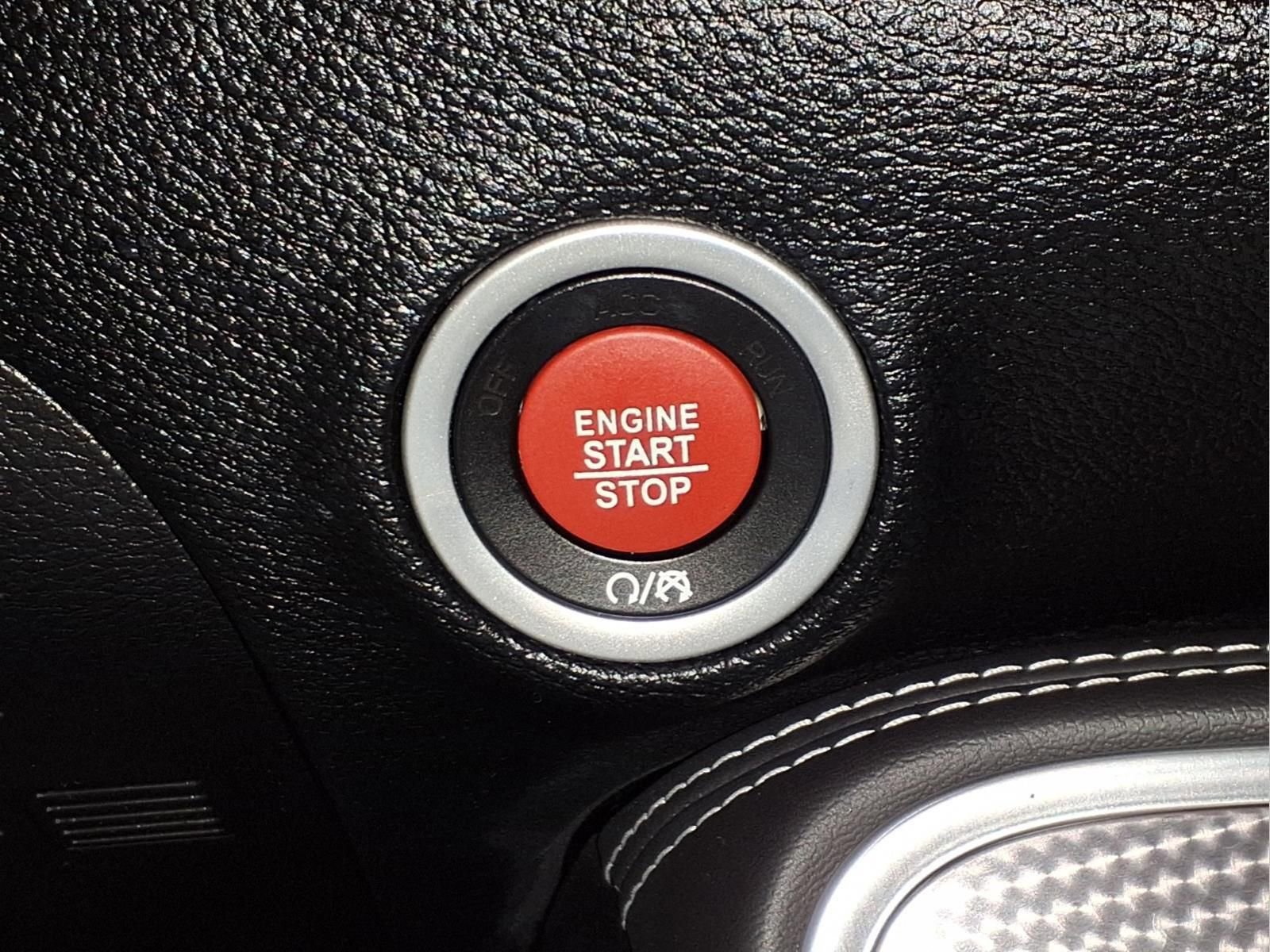 Used 2019 Dodge Challenger SRT Hellcat Redeye image 17