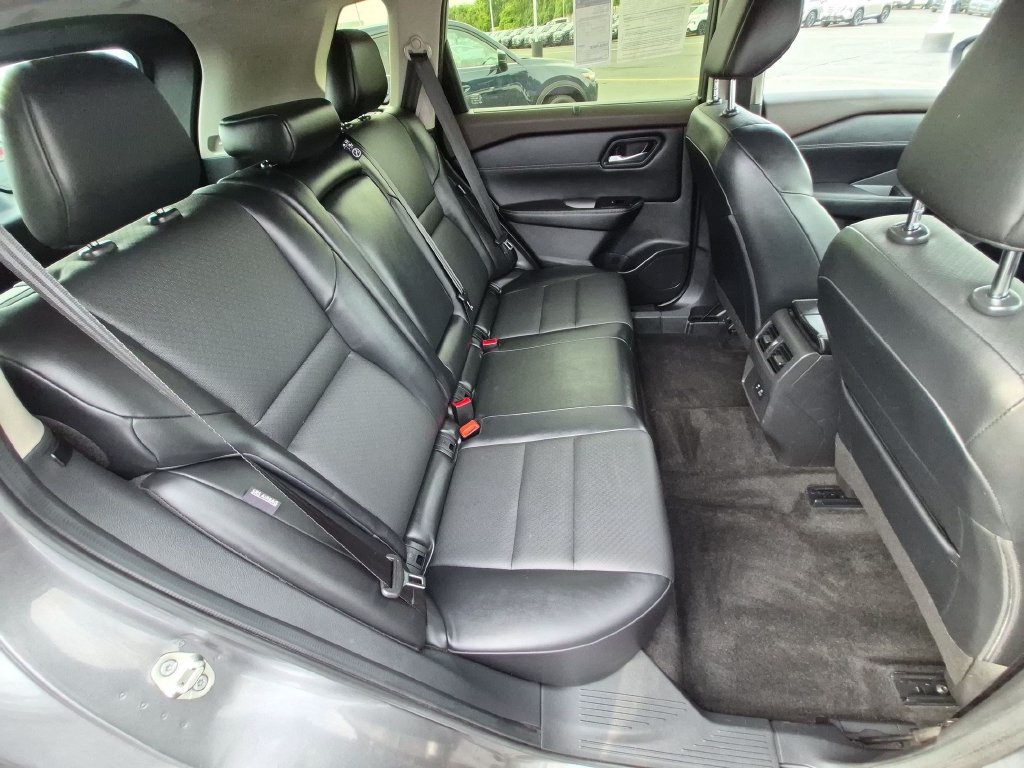 Used 2023 Nissan Rogue SV w/ SV Premium B Package AWD/4WD image 28