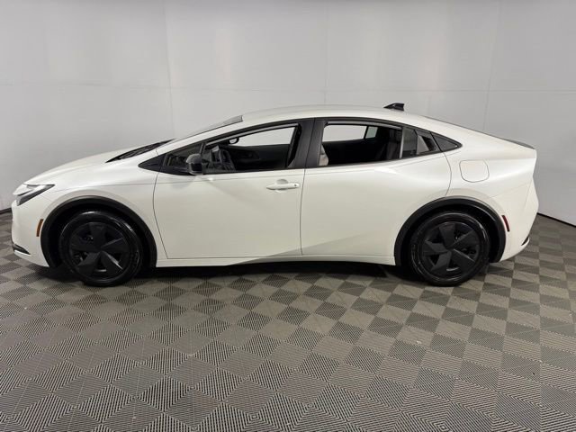New 2026 Toyota Prius LE image 4