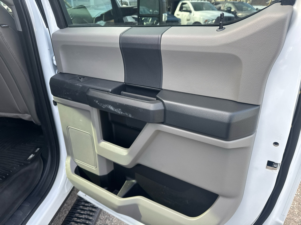 Used 2022 Ford F250 XL w/ Power Equipment Group image 25