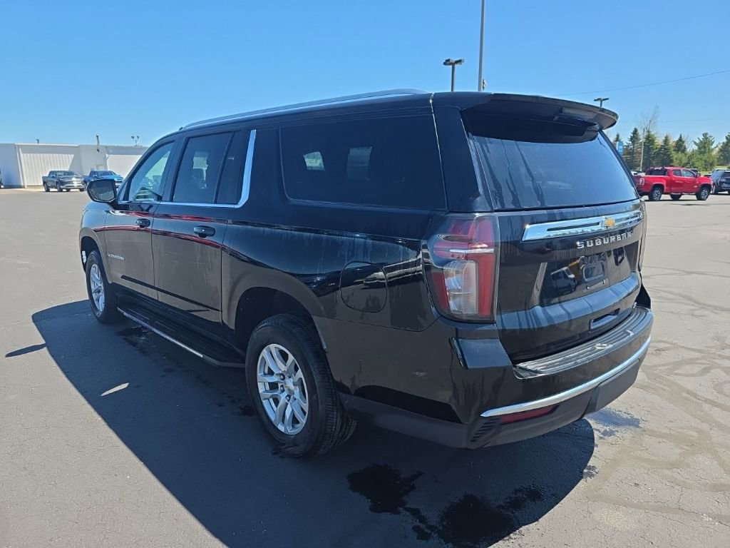 Used 2024 Chevrolet Suburban LT AWD/4WD image 5