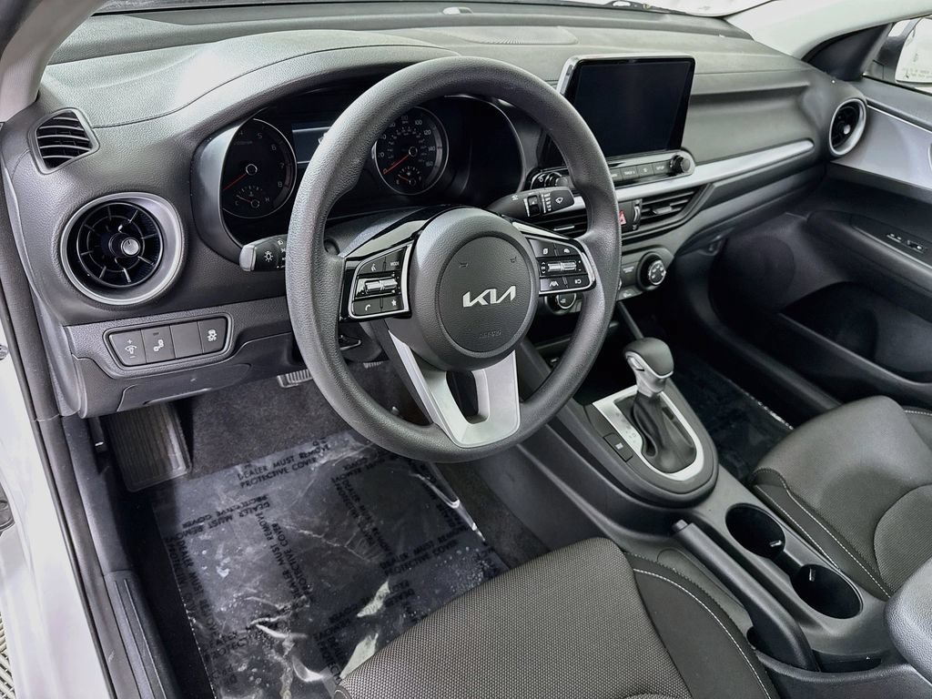 Certified 2024 Kia Forte LXS w/ LXS Technology Package FWD image 17