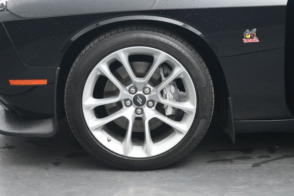 Used 2022 Dodge Challenger R/T Scat Pack RWD image 32