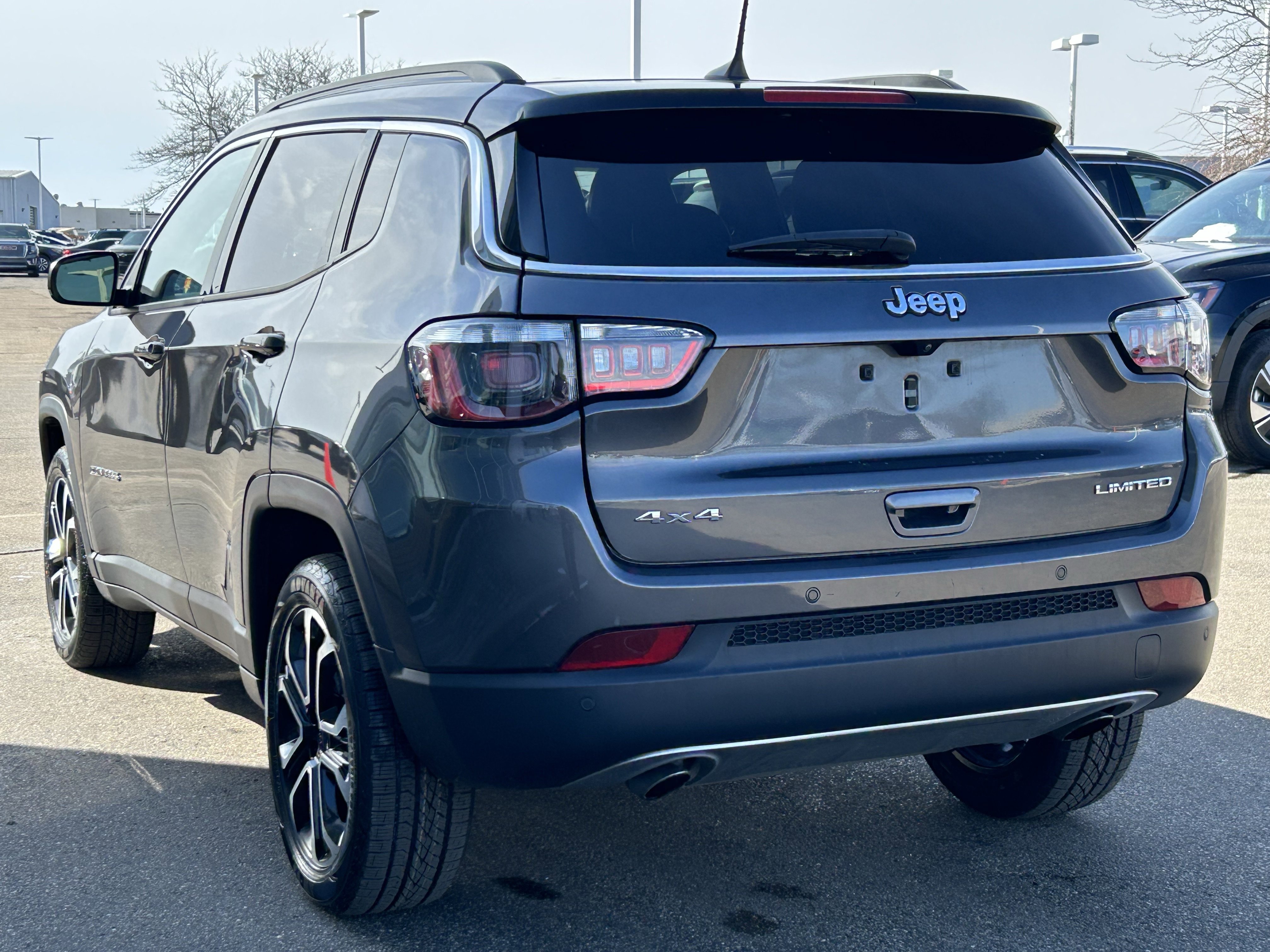 Used 2023 Jeep Compass Limited image 5