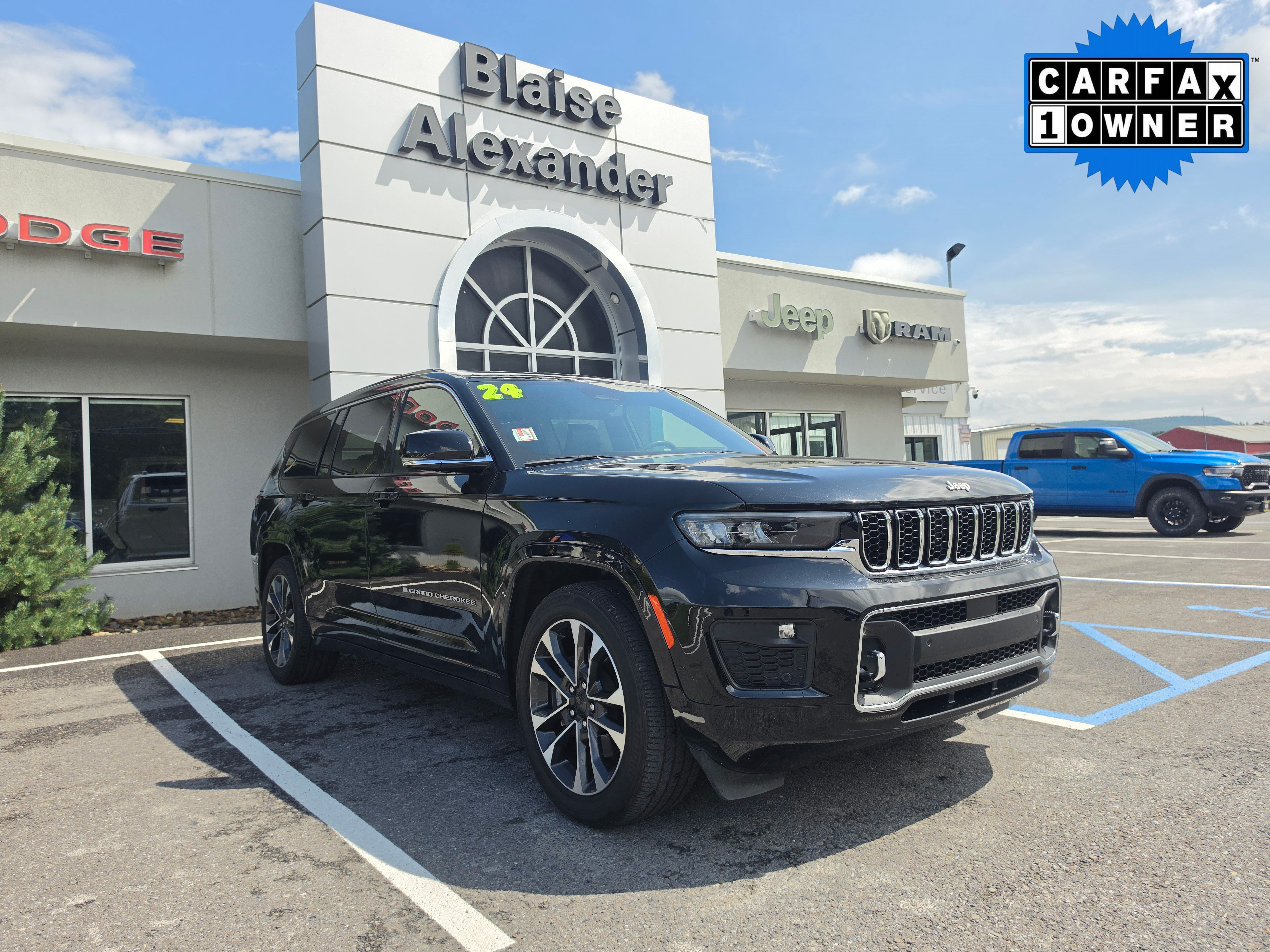 Used 2024 Jeep Grand Cherokee L Overland w/ Luxury Tech Group IV AWD/4WD image 1