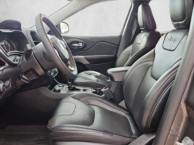 Used 2022 Jeep Cherokee Latitude Lux w/ Mopar Interior Package AWD/4WD image 14