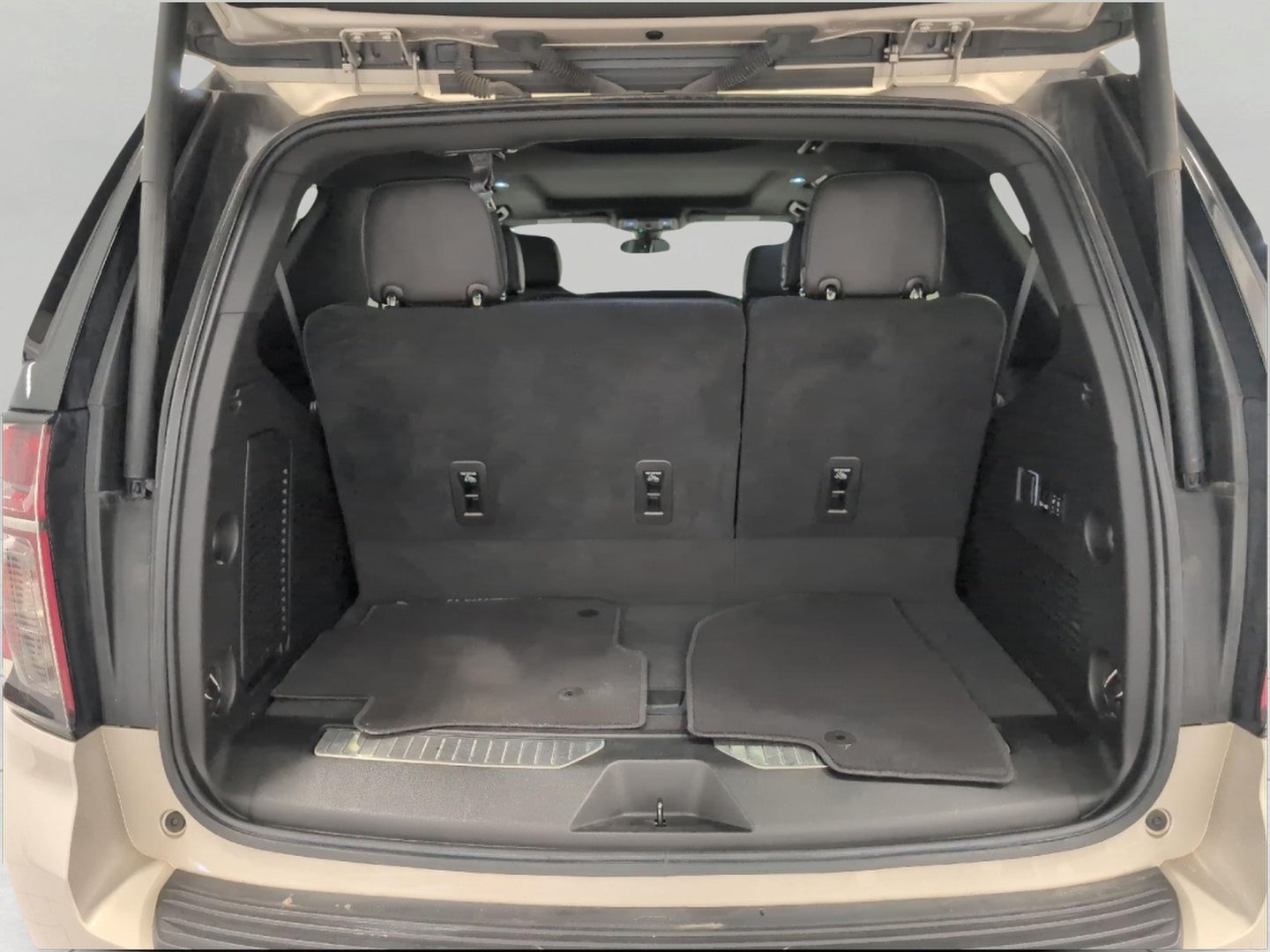 Used 2021 Chevrolet Tahoe Premier AWD/4WD image 15