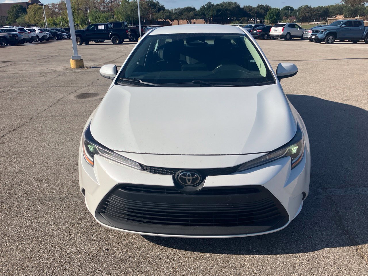 Used 2025 Toyota Corolla LE FWD image 7