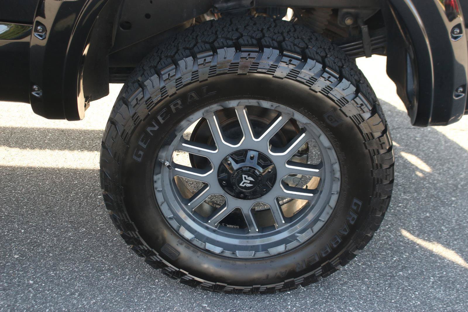 Used 2021 Nissan Titan SV w/ SV Convenience Package AWD/4WD image 41