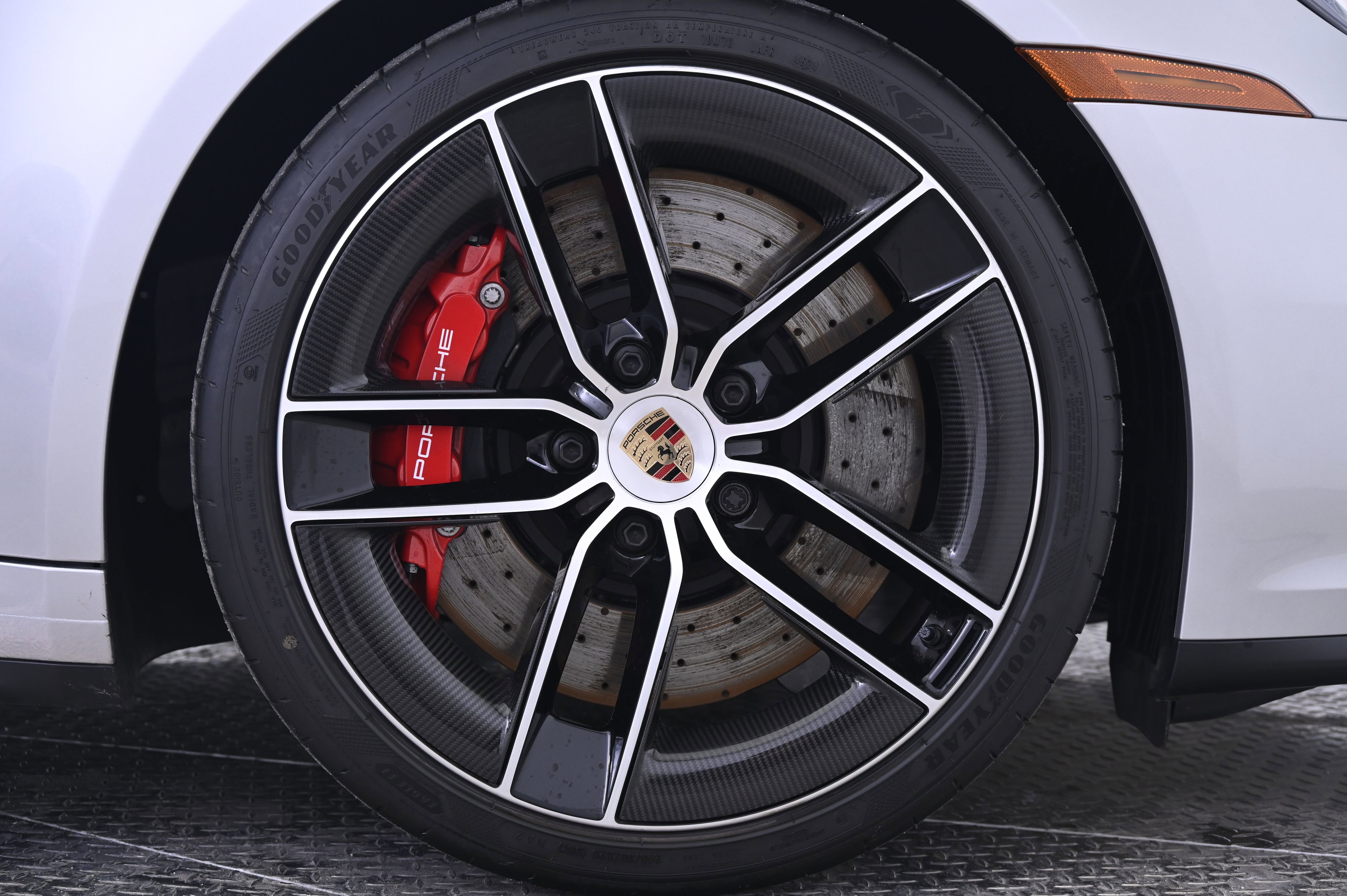 Certified 2025 Porsche 911 Carrera GTS RWD image 14