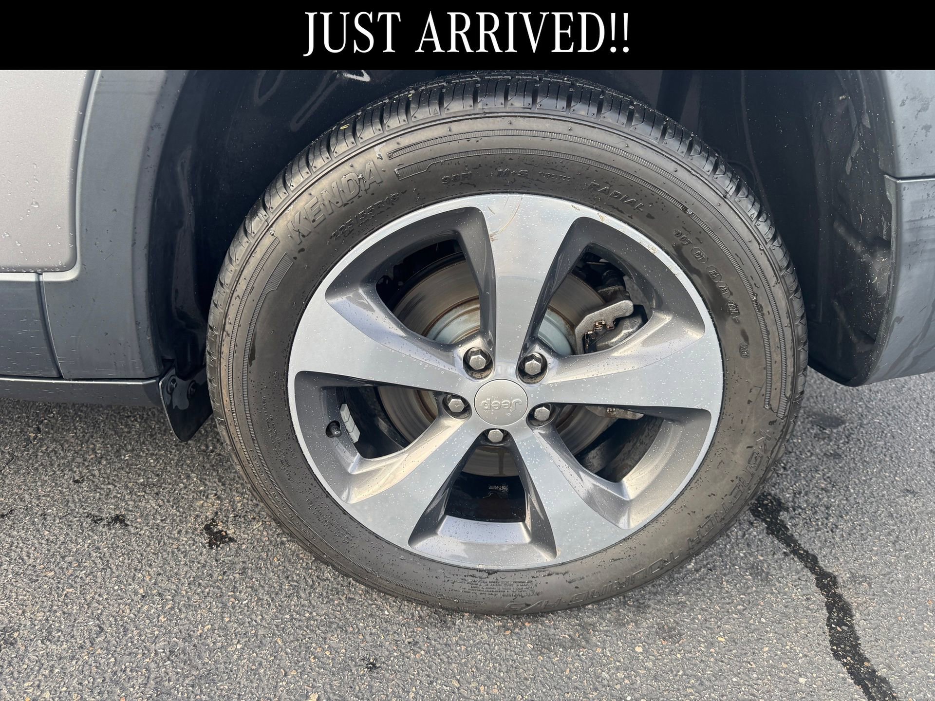 Used 2019 Jeep Cherokee Limited w/ Luxury Group image 6