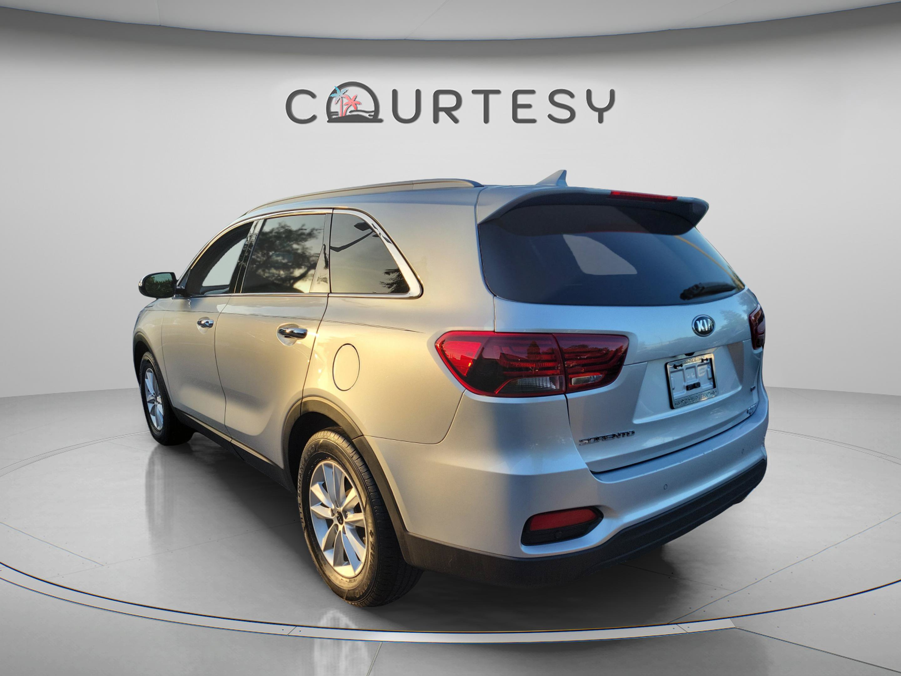 Used 2019 Kia Sorento FWD w/ LX Convenience Package image 2