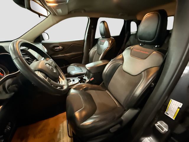 Used 2017 Jeep Cherokee Trailhawk w/ Cold Weather Group image 21