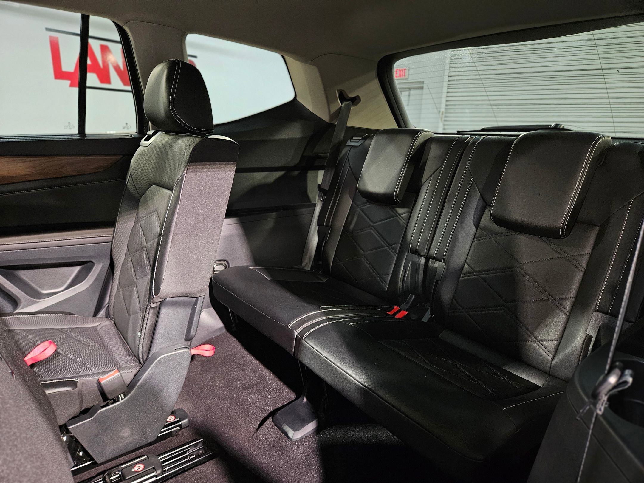 Used 2024 Volkswagen Atlas SE image 36