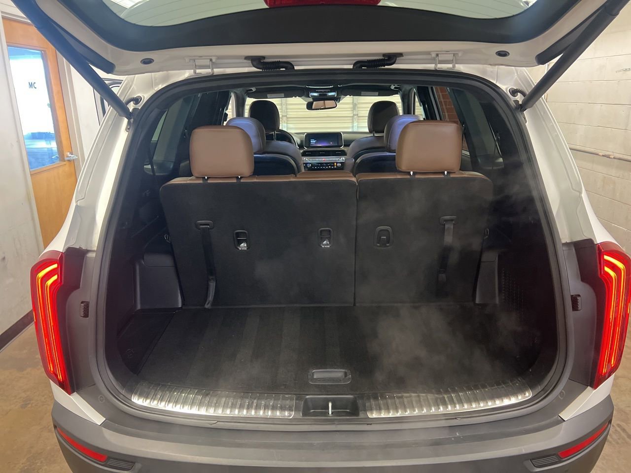 Used 2021 Kia Telluride SX w/ SX Prestige Package AWD/4WD image 12