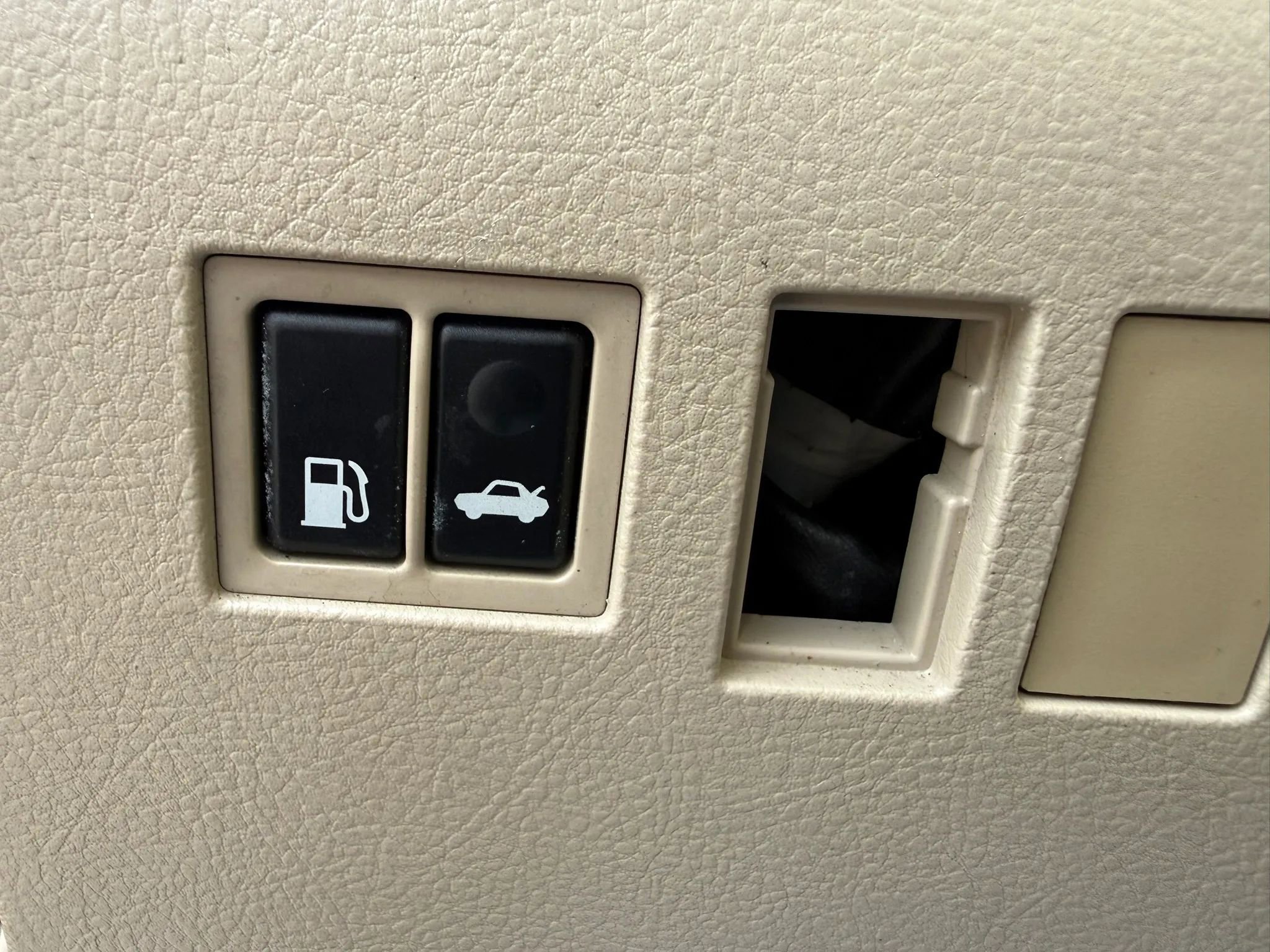 Used 2009 Toyota Avalon XLS FWD image 24