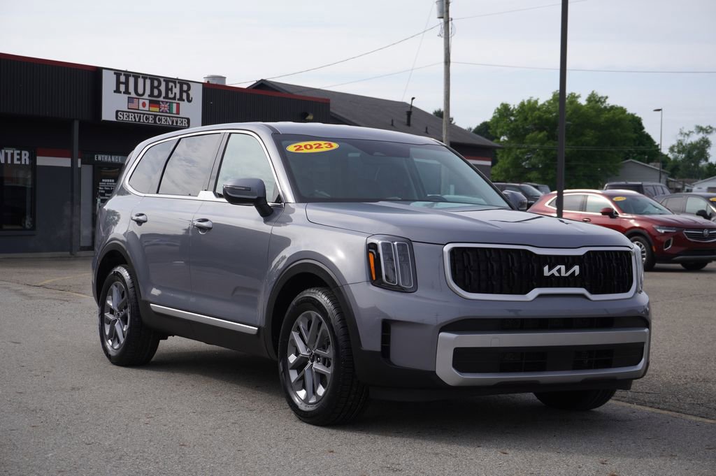 Used 2023 Kia Telluride LX FWD image 9