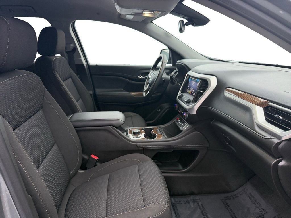 Used 2023 GMC Acadia SLE w/ Driver Convenience Package image 16