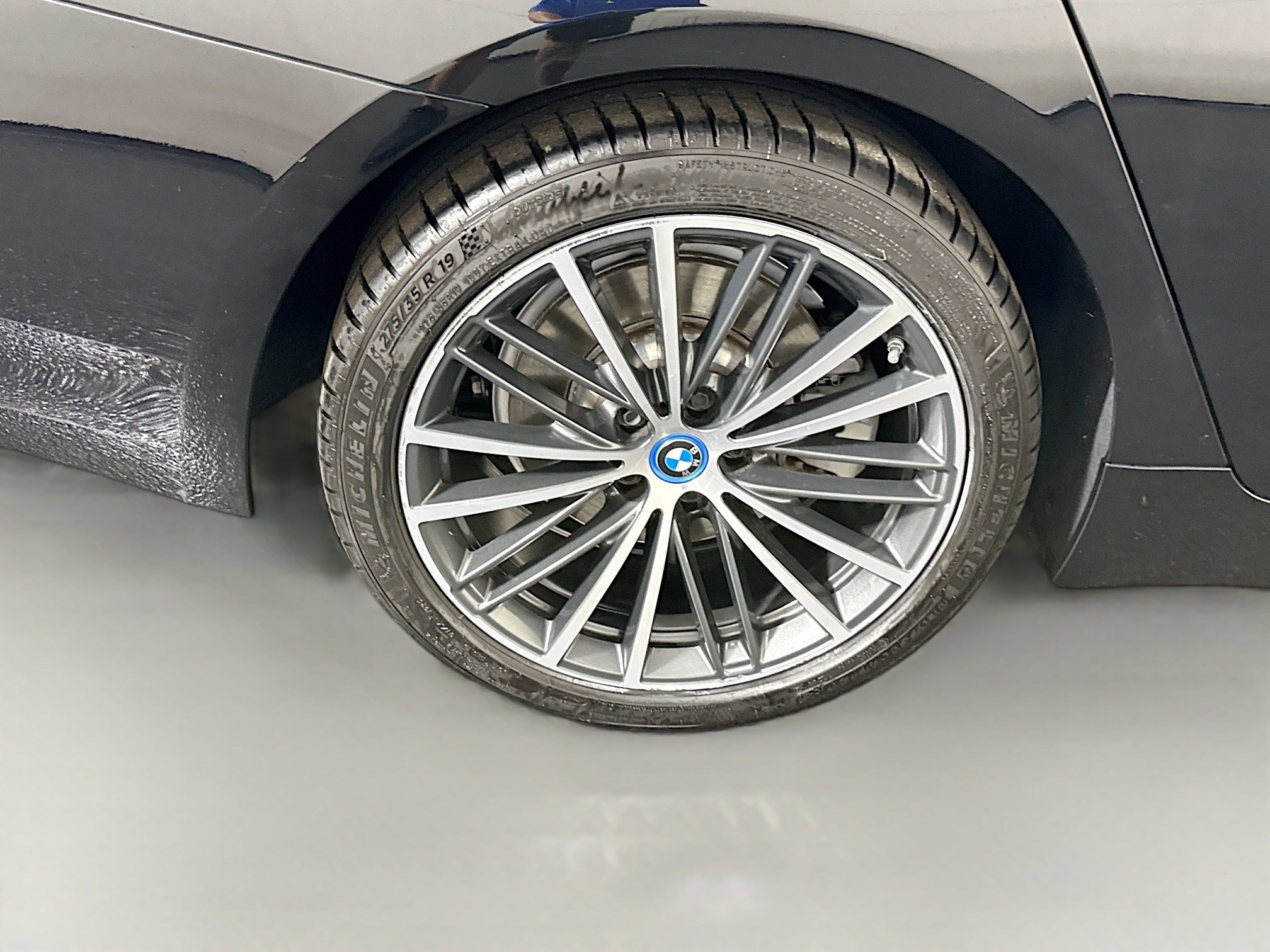 Used 2023 BMW 530e w/ Convenience Package RWD image 33