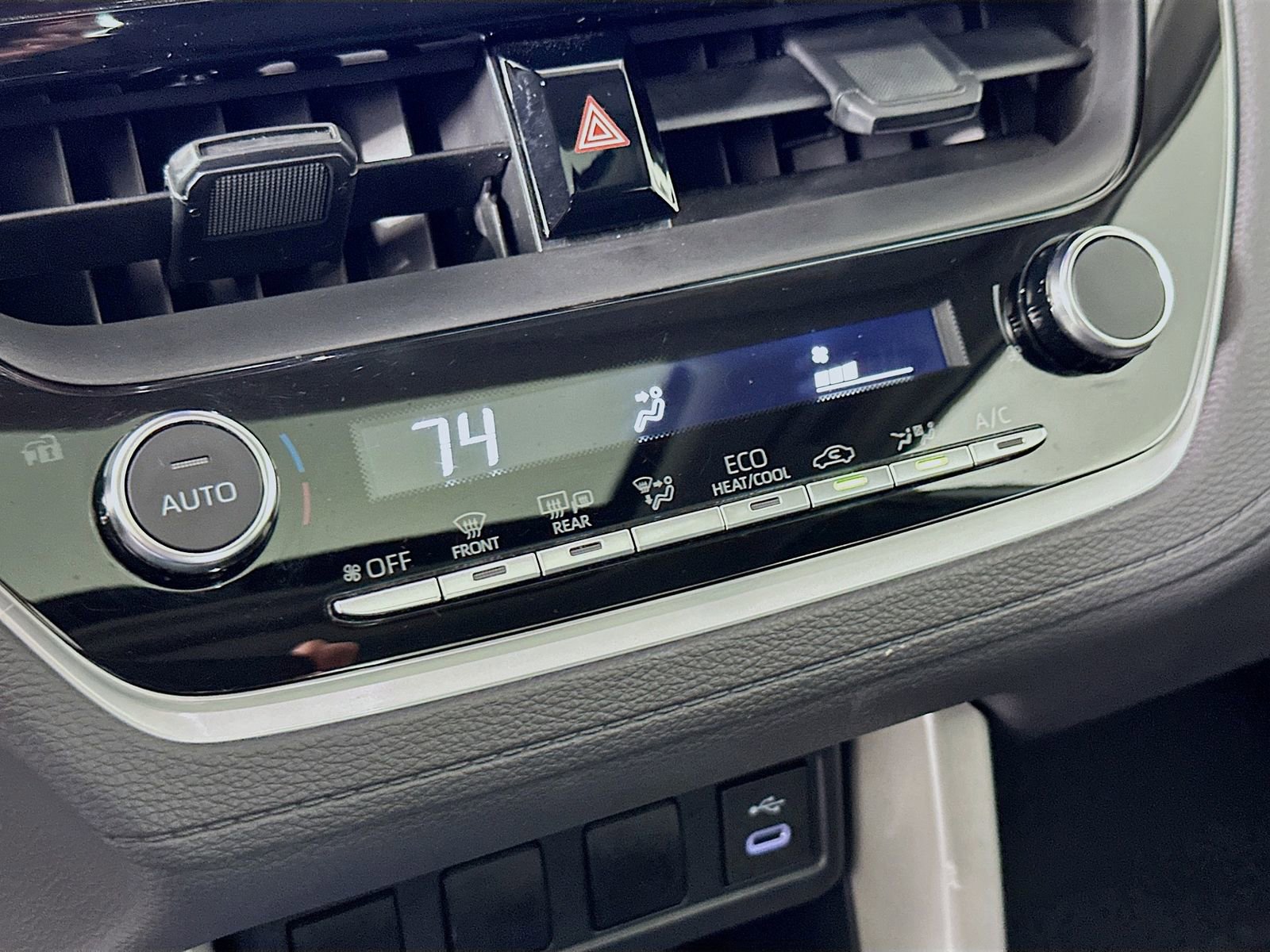 Certified 2024 Toyota Corolla Cross LE w/ Moonroof Package image 16