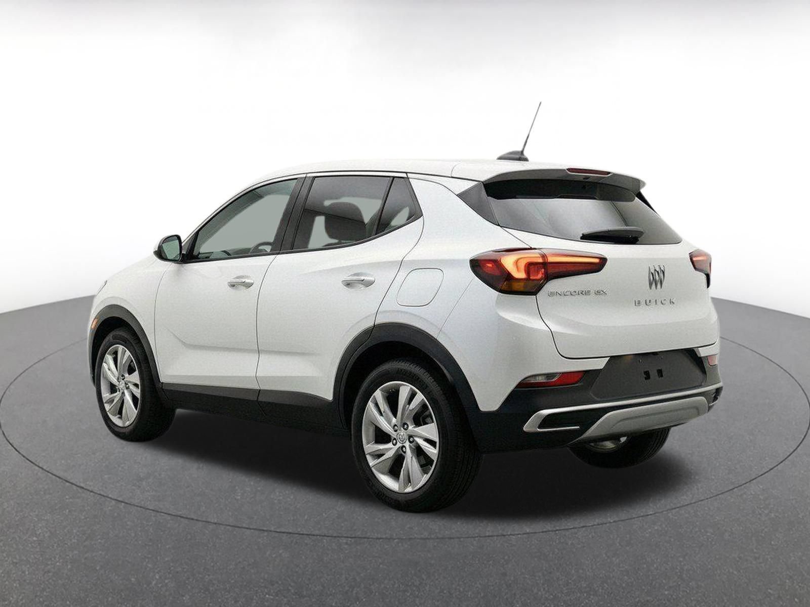Used 2025 Buick Encore GX Preferred AWD/4WD image 6
