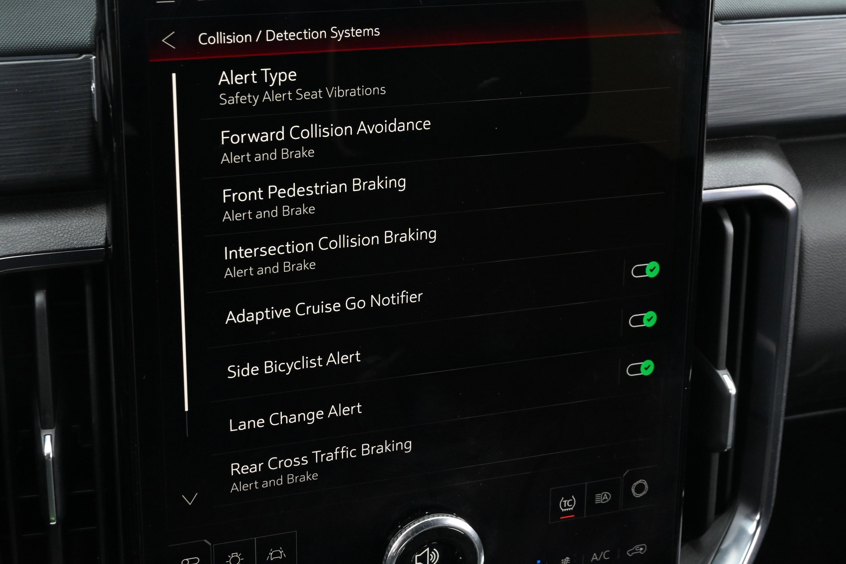 Used 2024 GMC Acadia AT4 w/ Luxury Package image 31