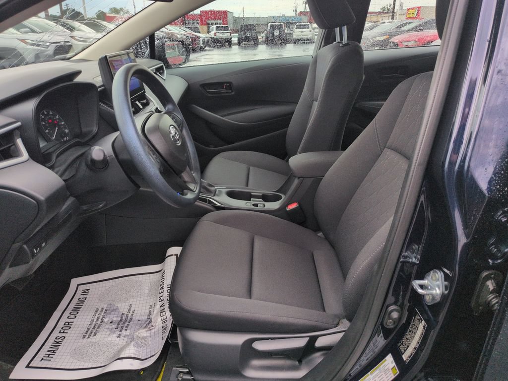 Certified 2025 Toyota Corolla LE FWD image 9