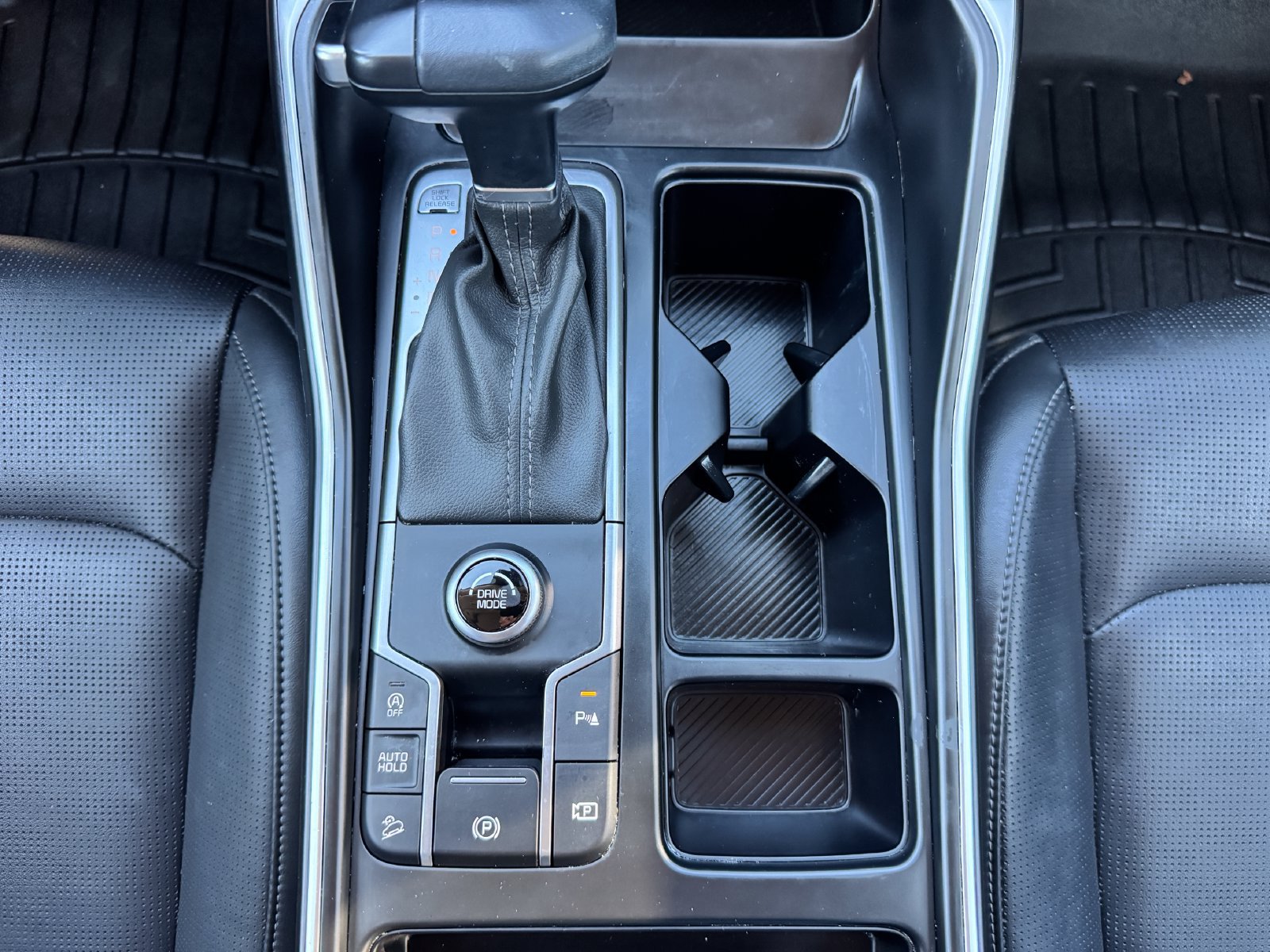 Used 2025 Kia Sorento S w/ Panoramic Sunroof Package FWD image 21