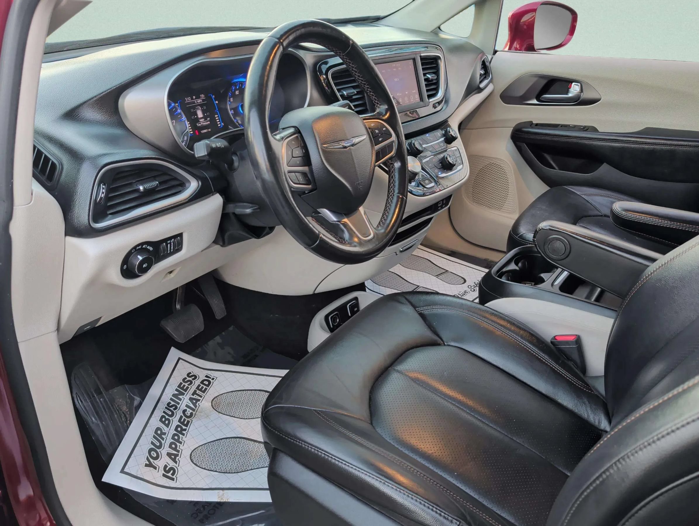 Used 2020 Chrysler Pacifica Touring-L FWD image 28