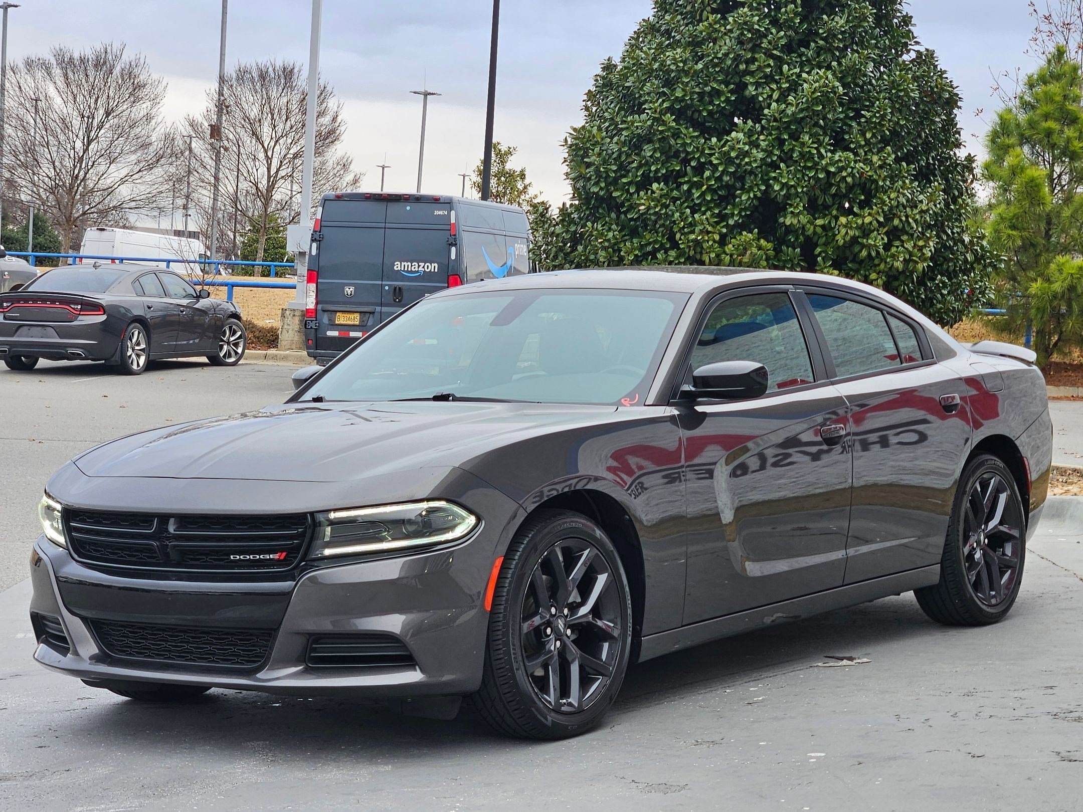 Used 2022 Dodge Charger SXT w/ Blacktop Package image 3