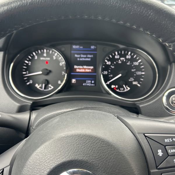 Used 2020 Nissan Rogue SV w/ Premium Package image 9