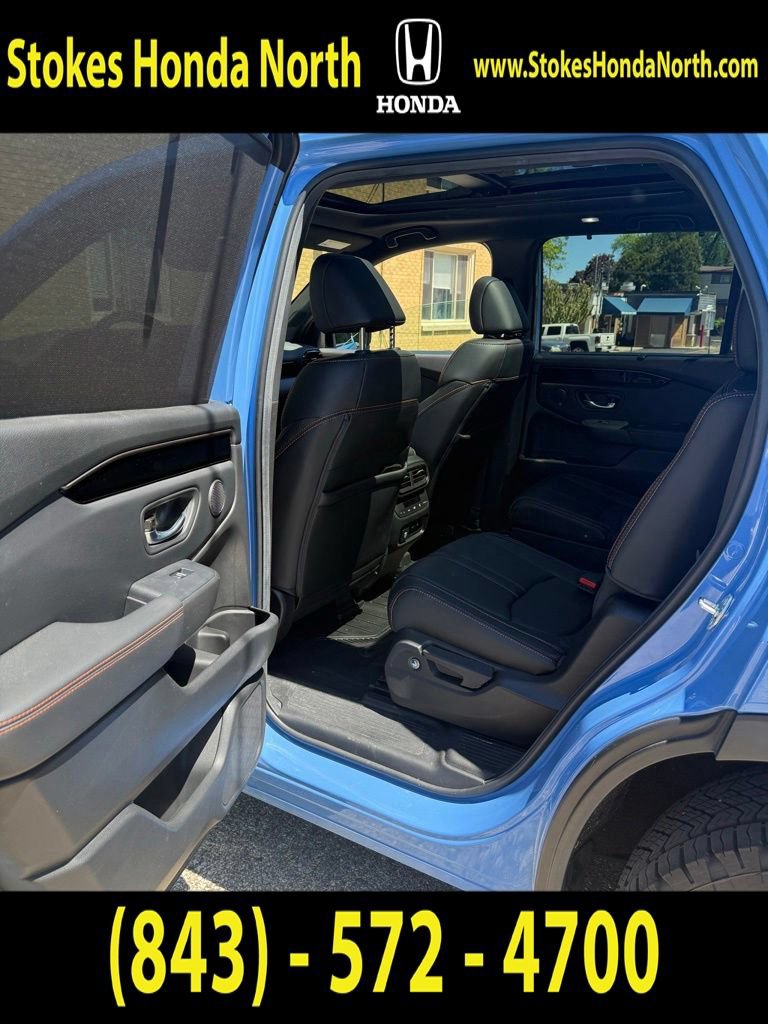 Used 2025 Honda Pilot TrailSport image 13