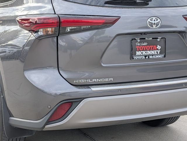 Used 2024 Toyota Highlander Platinum FWD image 8