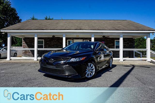 Used 2018 Toyota Camry LE w/ Moonroof Package FWD image 1