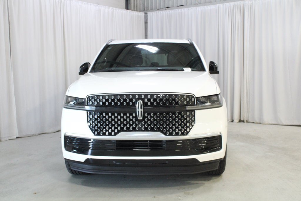 New 2027 Lincoln Navigator Reserve AWD/4WD image 36