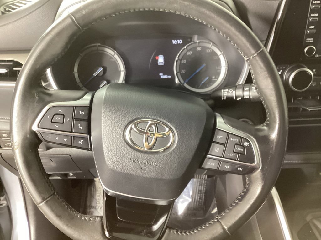 Used 2021 Toyota Highlander XLE AWD/4WD image 12